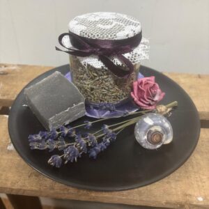 Spa Cadeauset "Lavendel" – Badzout, Zeep & Droogbloemen