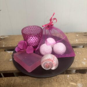 Spa Cadeauset "Roze" – Zeep, Geurballetjes & Waxinelichthouder